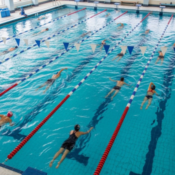 Corso di nuoto libero